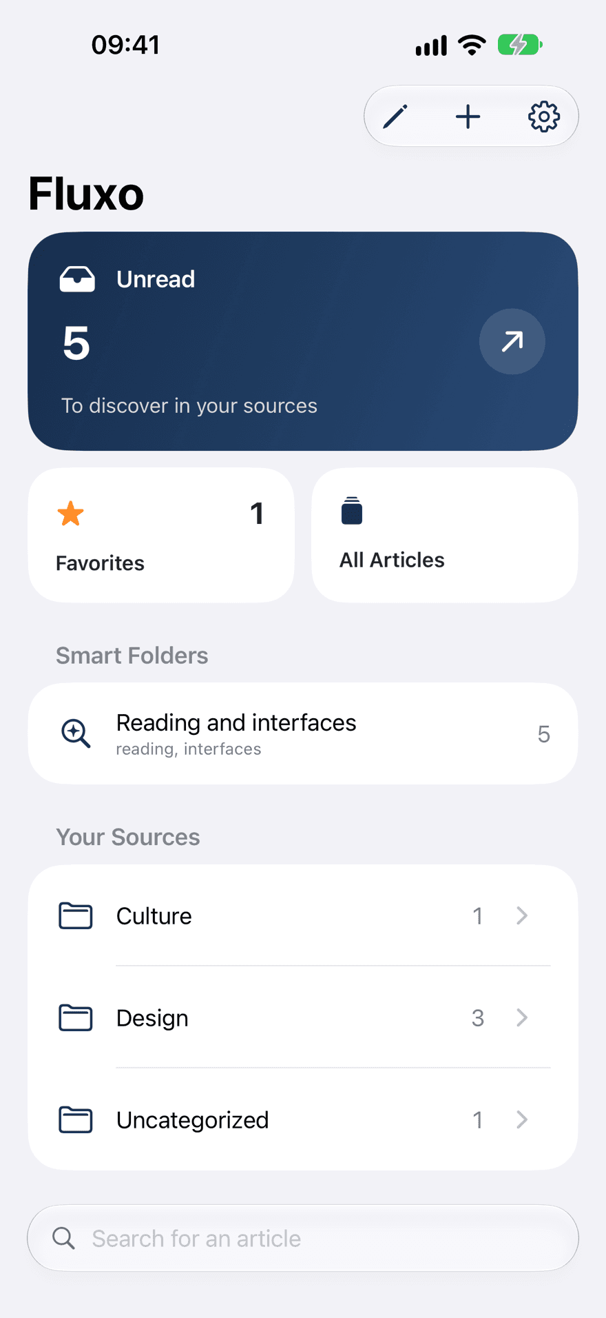 The Fluxo Reader library on iPhone, with unread, starred, smart folders and sources.