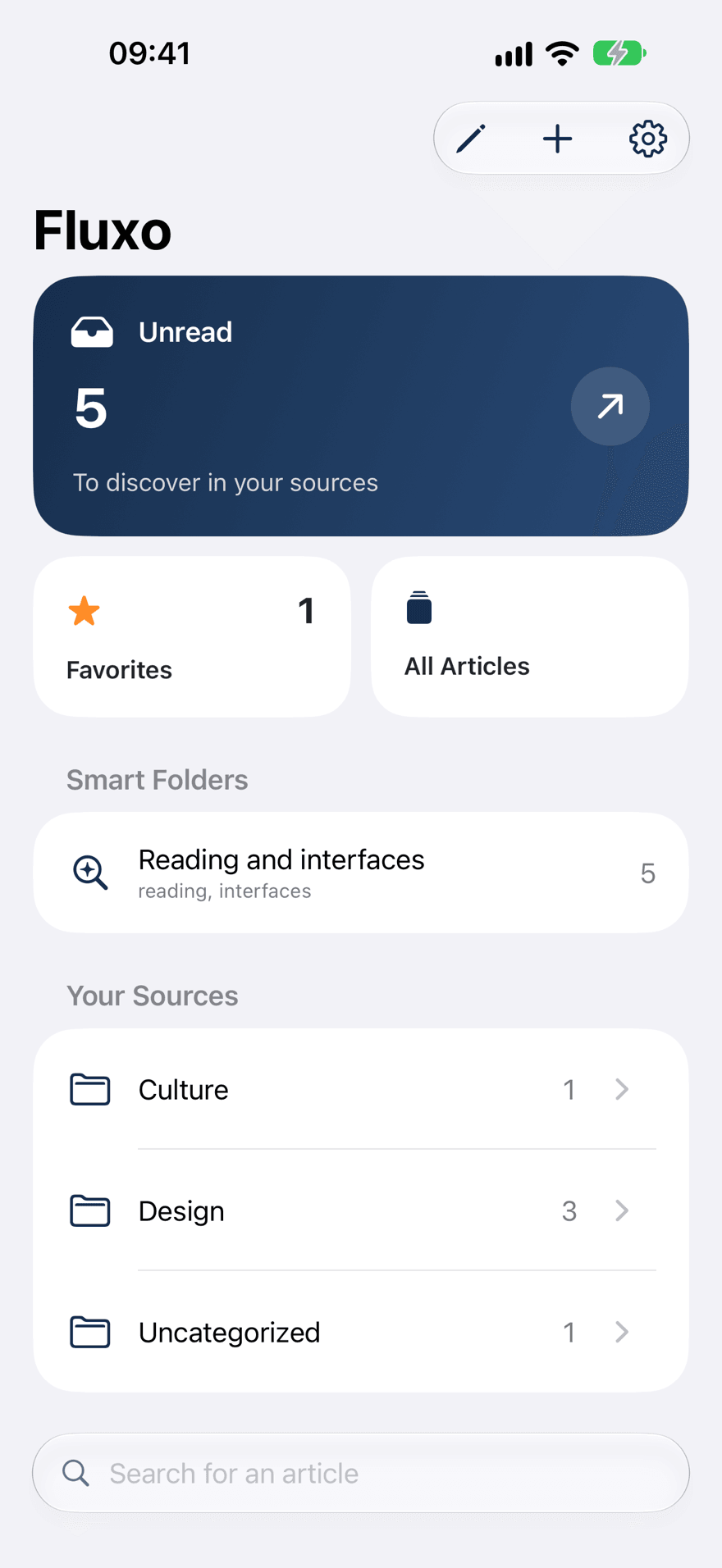 The Fluxo Reader library on iPhone, with unread, starred, smart folders and sources.